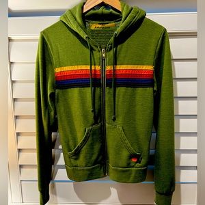 🌈☀️ AVIATOR NATION 5 STRIPE HOODIE - GRASSY GREEN in XS 🌊🏄‍♀️